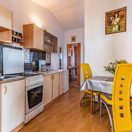 1 Bedroom Awesome In Liznjan