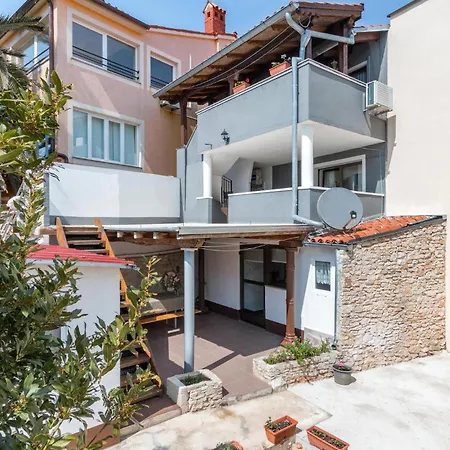 Apartment 1 Bedroom Awesome In Liznjan