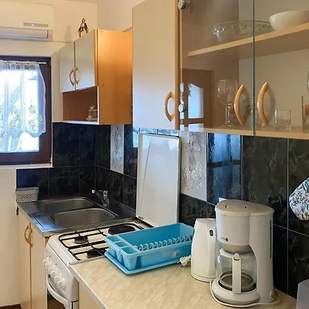 1 Bedroom Awesome In Liznjan