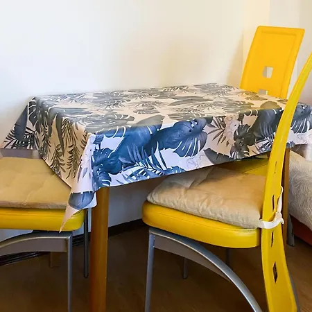 1 Bedroom Awesome In Apartment Liznjan