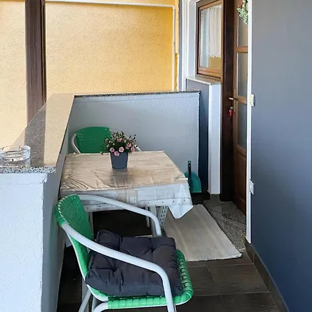 Apartment 1 Bedroom Awesome In *